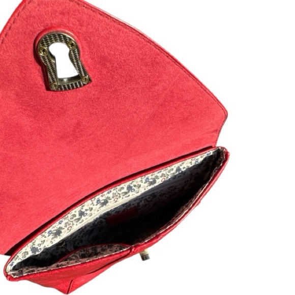 Joy Susan Claudia Keyhole Turnlock Envelope Crossbody Shoulder Bag Red - Picture 5 of 15